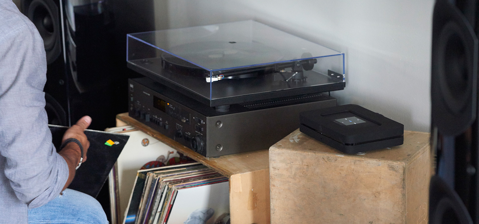 NODE2 wirelessly connected to a stereo with turntable